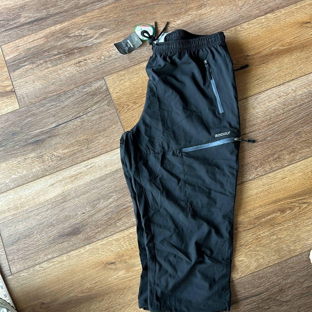 Mocoly Women’s Cargo Cropped Hiking Pants /Activewear NWT Color Black Size XL